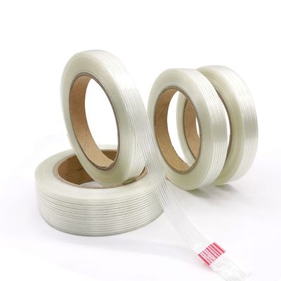 135 mikron Kalınlığında 800N/inç Çekme Mukavemetli ve 11N/inç Soyulma Yapışmalı Ağır Paketleme ve Metal Şerit İçin Fiberglas Filament Bant