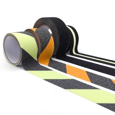 Merdiven Basamak Güvenliği İçin Ağır Hizmet Kaymaz Zemin Bandı Yüksek Çekiş Yüzeyi Endüstriyel Kullanım